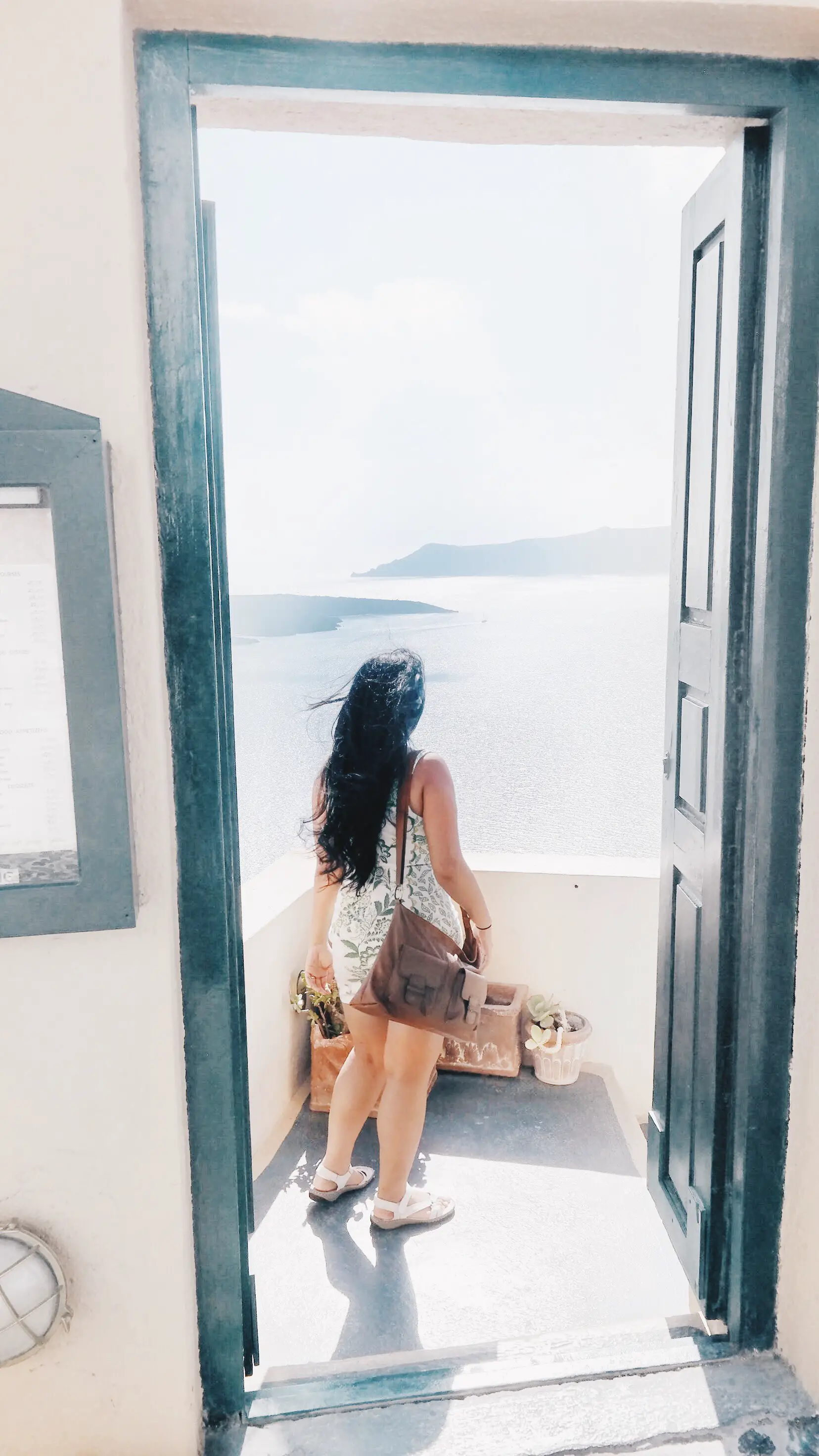 What To Wear In Santorini Fira Greece - Paris Chic Style Clip In Hair Extensions